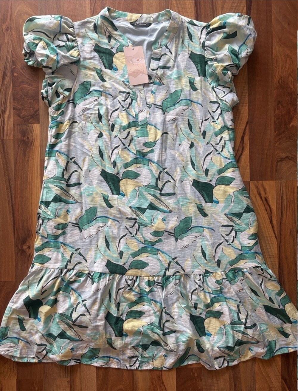 Fashion Woman’s Leaf-Print Ruffle Mini Dress in Green Size M NWT